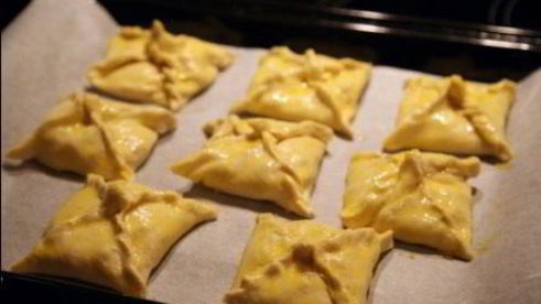 венгерские ватрушки с карамелизированными грушами