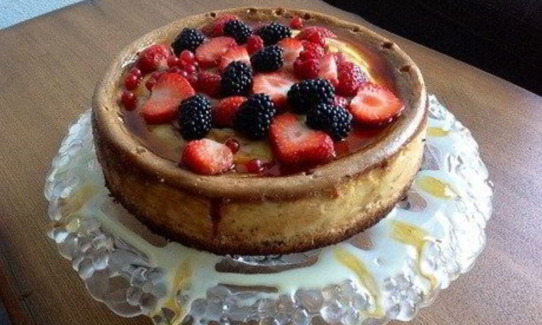 Рецепт чизкейка с белым и молочным шоколадом под карамельным соусом