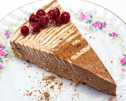 Фитнес чизкейк с творогом, какао, бананами и овсянкой