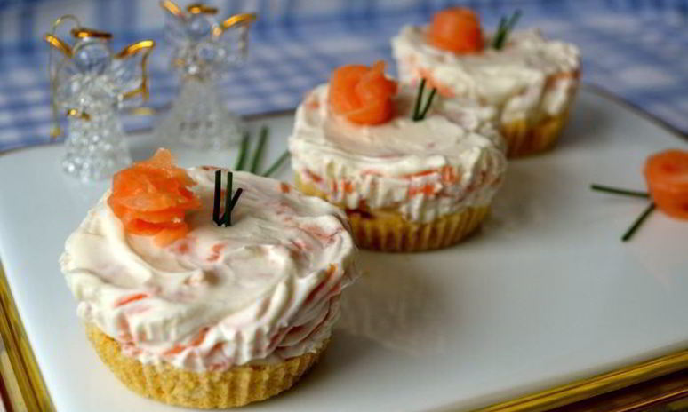 Рецепт закусочных мини-чизкейков со слабосоленой семгой