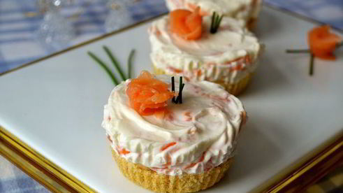 закусочные мини-чизкейки со слабосоленой семгой