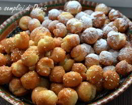 Кастаньоли — жареные шарики из сладкого теста