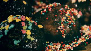 Апельсиновые кексы в шоколадной глазури