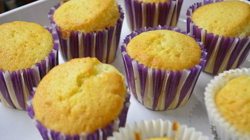 черничные капкейки с творожно-ягодной начинкой