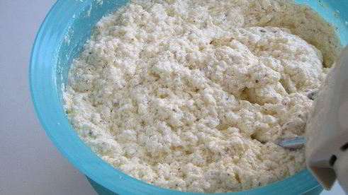 кекс с кедровыми орешками