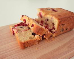 Кекс с маскарпоне и клюквой