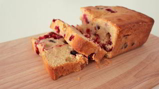 Кекс с маскарпоне и клюквой