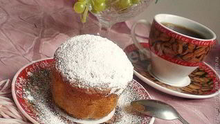 Кекс с начинкой из творога и банана