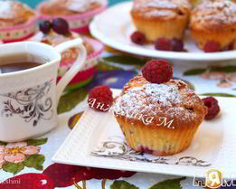 Кексы с малиной и крыжовником