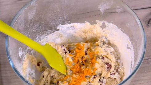 кексы с вяленой клюквой