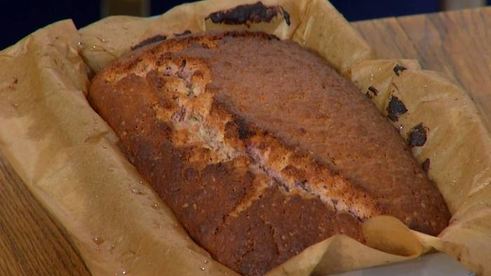 малиновый кекс с ягодным соусом