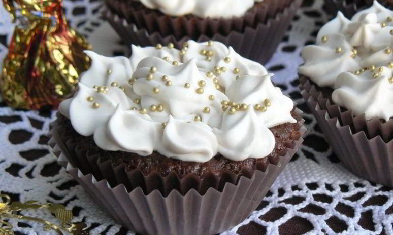 Рецепт шоколадна-творожных кексы с брусникой