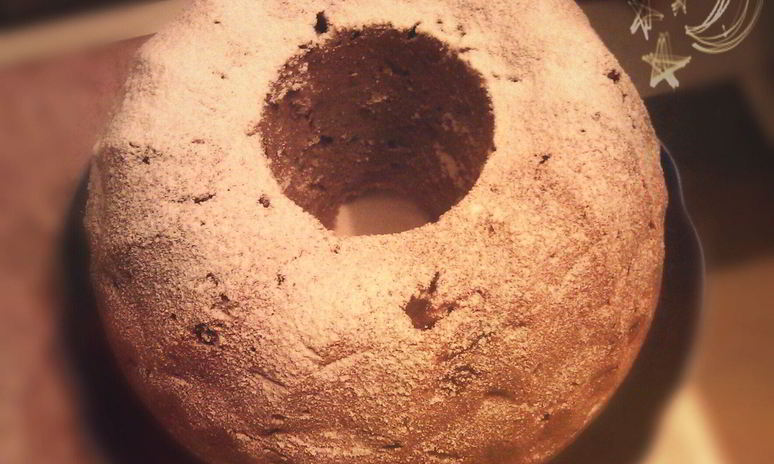 Рецепт шоколадного кекса с яблоками и красной смородиной