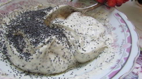 трехслойный кекс с вяленым кизилом