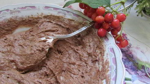 трехслойный кекс с вяленым кизилом