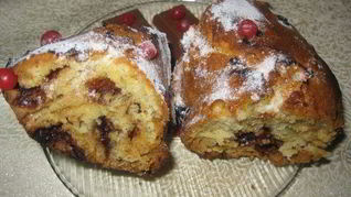 Ванильный кекс с шоколадом и брусникой