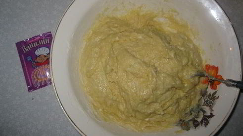 ванильный кекс с шоколадом и брусникой