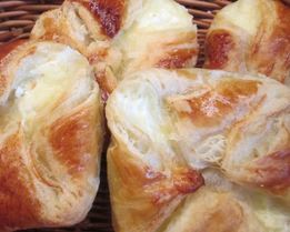 Хачапури из слоеного теста