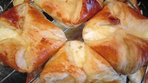 хачапури из слоеного теста