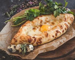 Хачапури по аджарски из слоеного теста