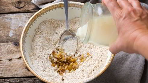 багет с морковными отрубями и жареным луком