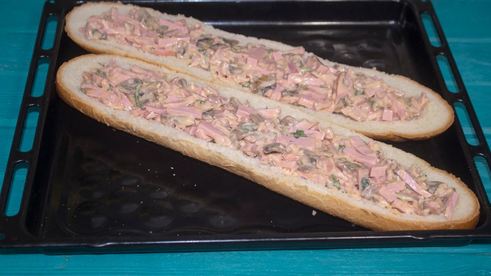 батон с начинкой