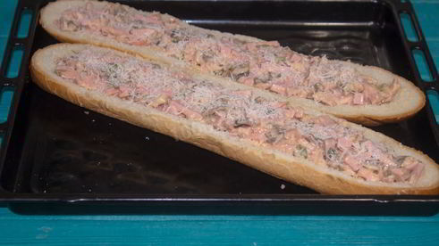 батон с начинкой