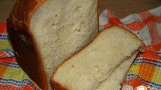 Белый хлеб на сыворотке с яблочным пюре