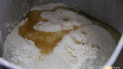 белый хлеб на сыворотке с яблочным пюре