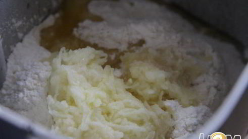 белый хлеб на сыворотке с яблочным пюре