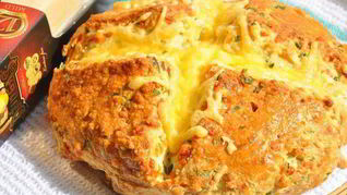 Большой сырный скон