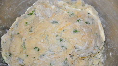 большой сырный скон