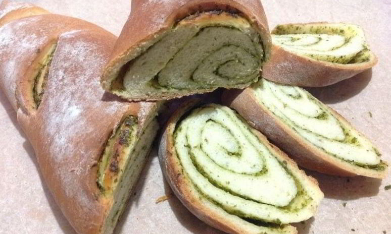 Рецепт чесночного багета с зеленью