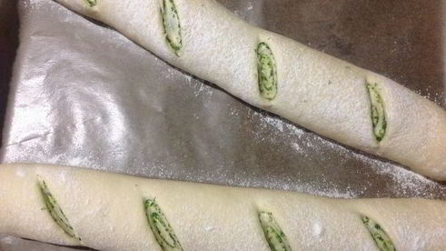 чесночный багет с зеленью