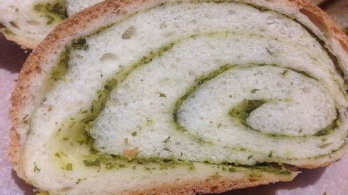 чесночный багет с зеленью