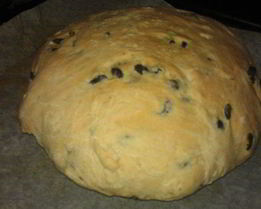 Домашний хлеб с маслинами