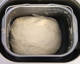 Дрожжевое тесто для хлеба в хлебопечке на сухом молоке
