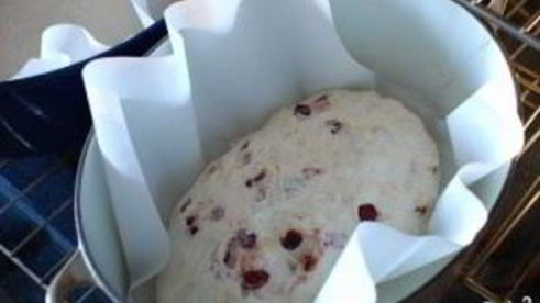 дрожжевой хлеб с клюквой