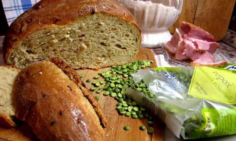 Рецепт хлеба горохового с грудинкой и луком