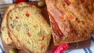 Хлеб с оливками и пармезаном Мотивы Италии