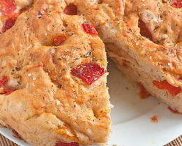 Хлеб с запеченным перцем и травами