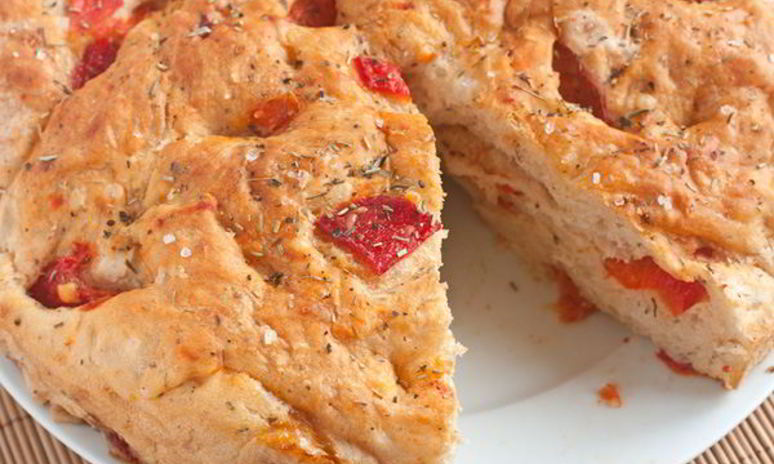 Рецепт хлеба с запеченным перцем и травами