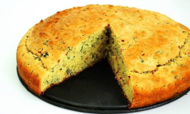 Рецепт кукурузного хлеба с чили, зеленым луком и укропом