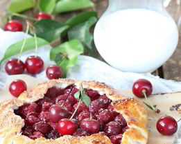 Мини-галеты с вишней для воскресного завтрака