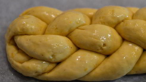 пасхальный плетеный сладкий хлеб шесть волокон