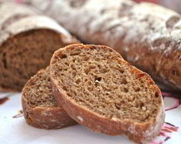 Ржаной батон с луком