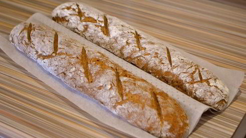 ржаной батон с луком