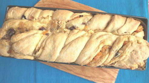 сдобный хлеб с сухофруктами