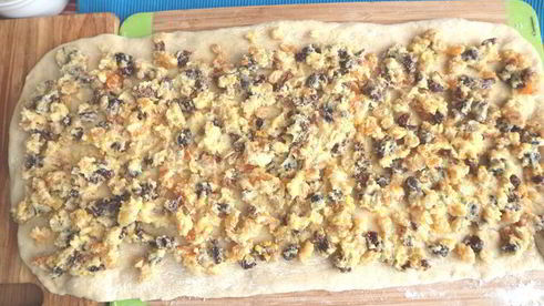 сдобный хлеб с сухофруктами