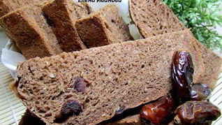 Шоколадный хлеб с кунжутом и финиками